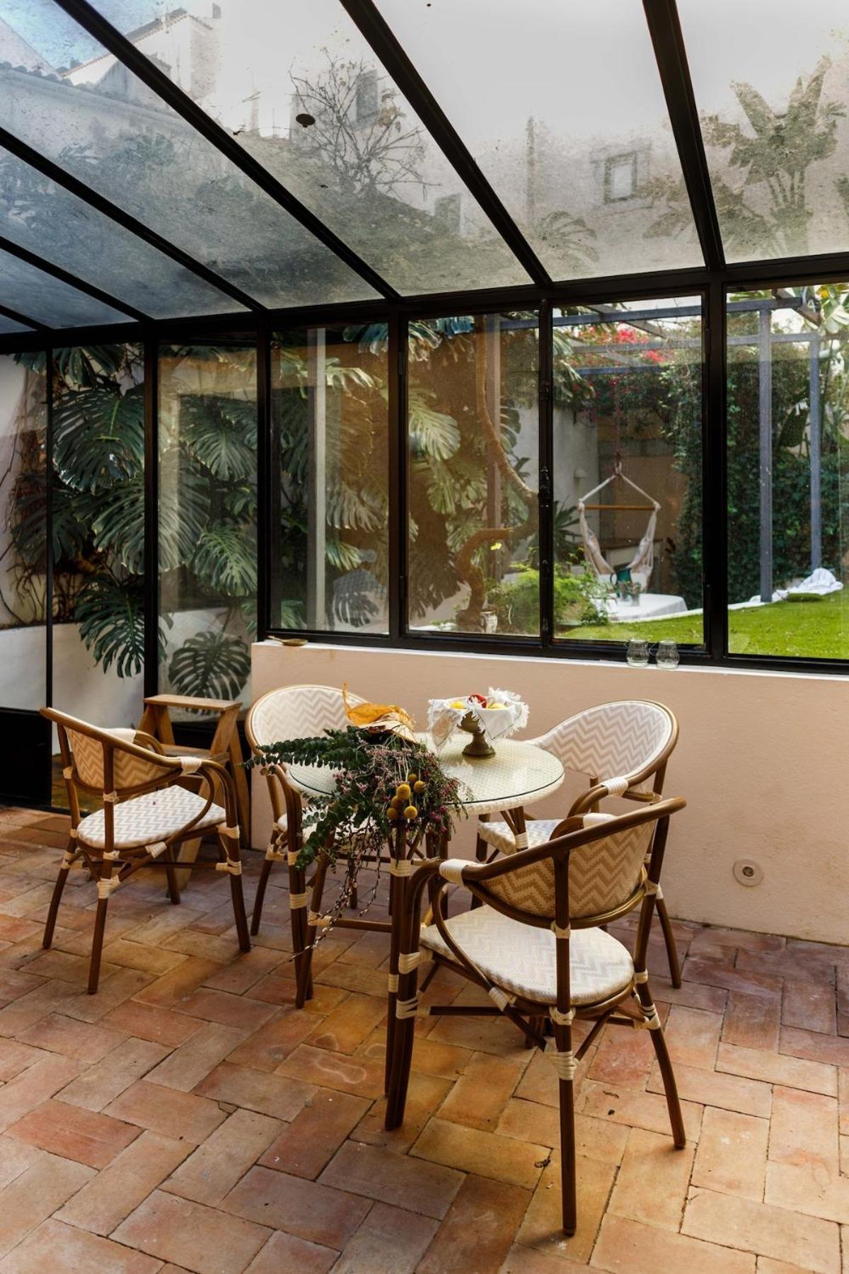Pool & Garden In The Heart Of